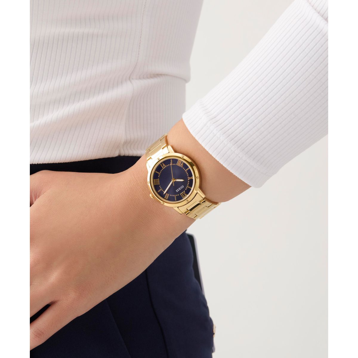 Reloj Guess Femenino GW0404L4