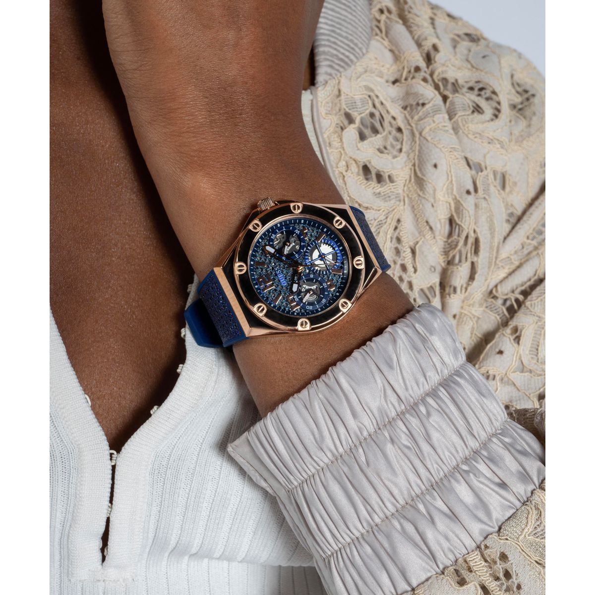 Reloj Guess Asteria Femenino  GW0620L3