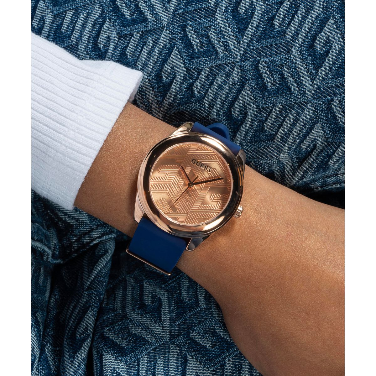 Reloj Guess Cubed Femenino GW0665L2