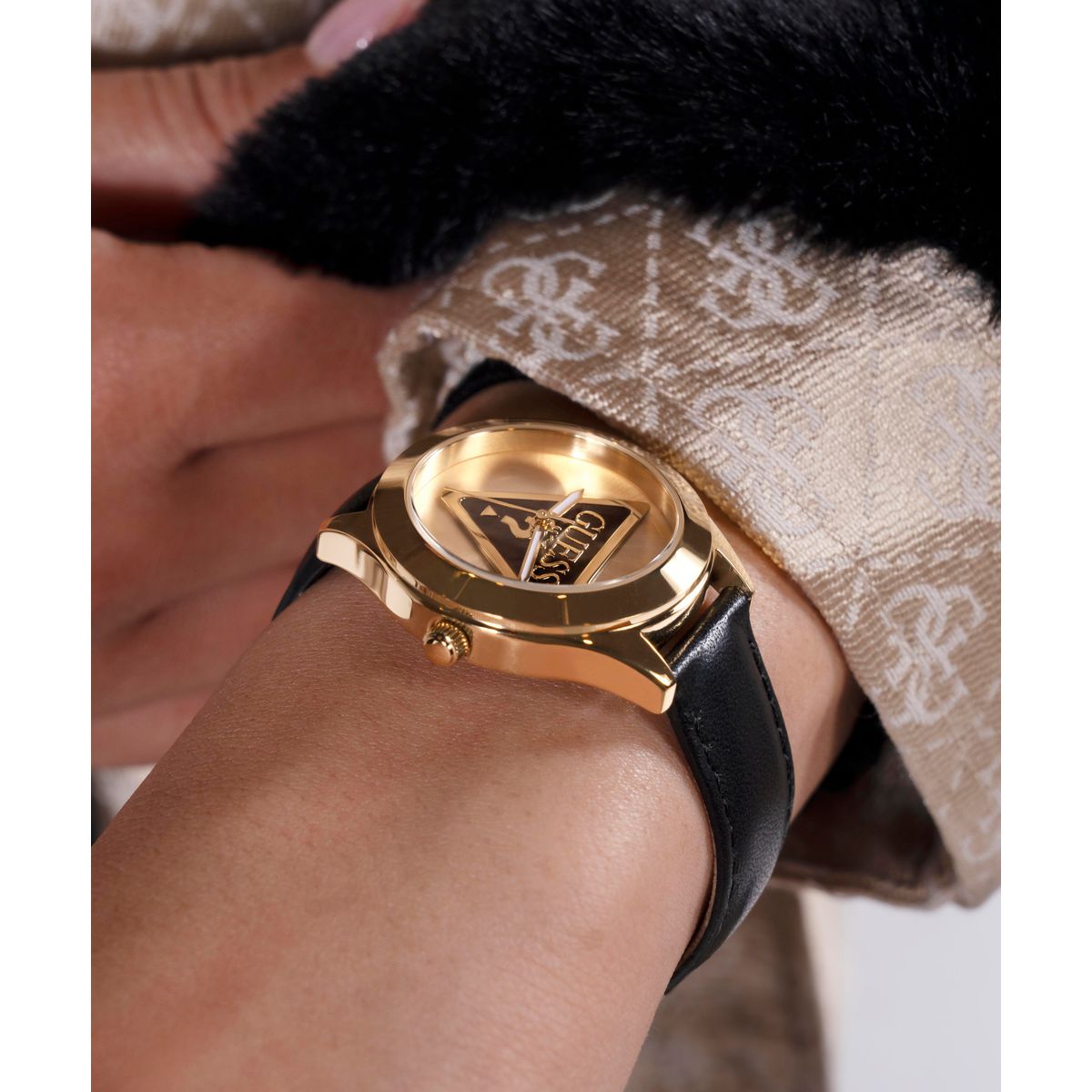 Reloj Guess Trend Femenino GW0744L2