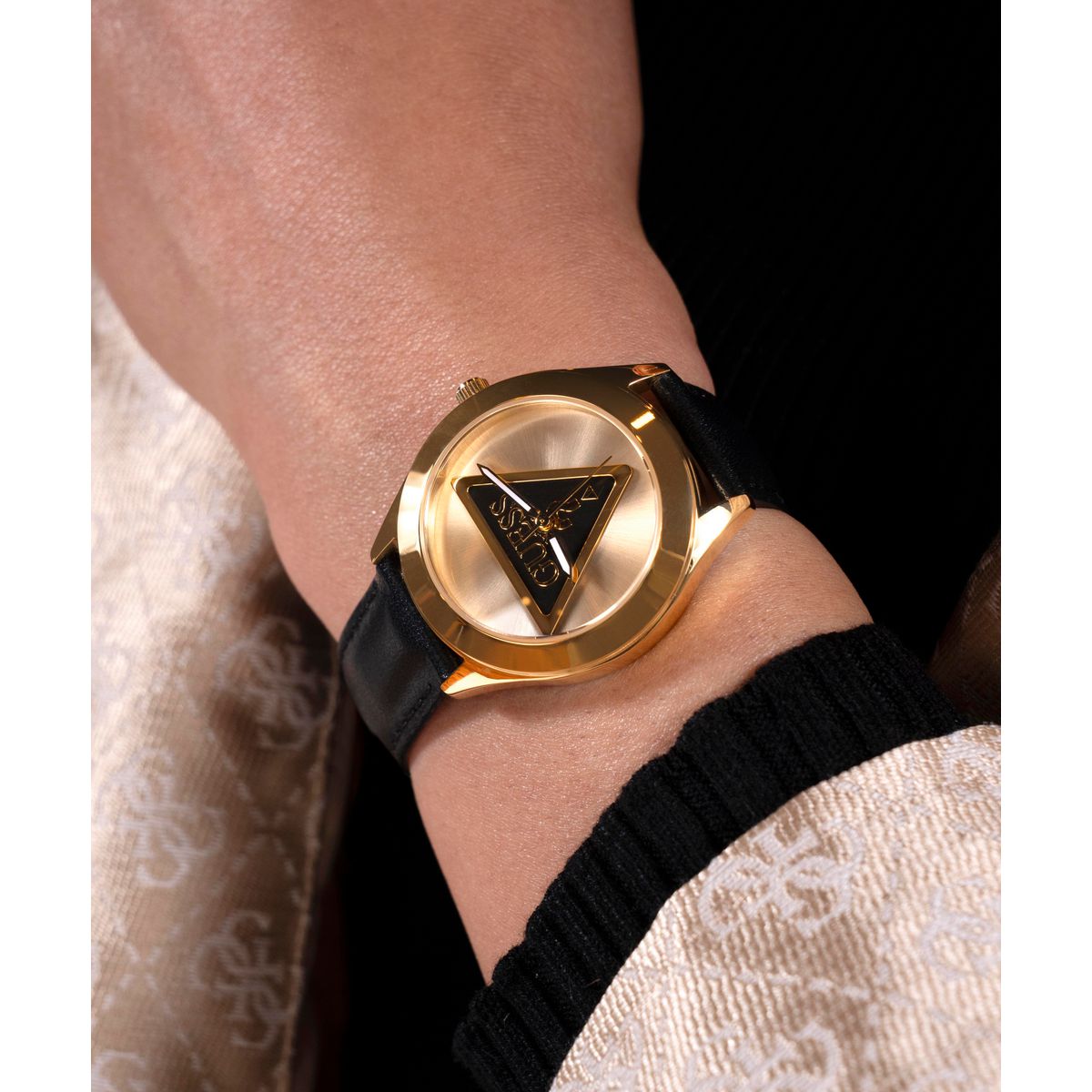 Reloj Guess Trend Femenino GW0744L2