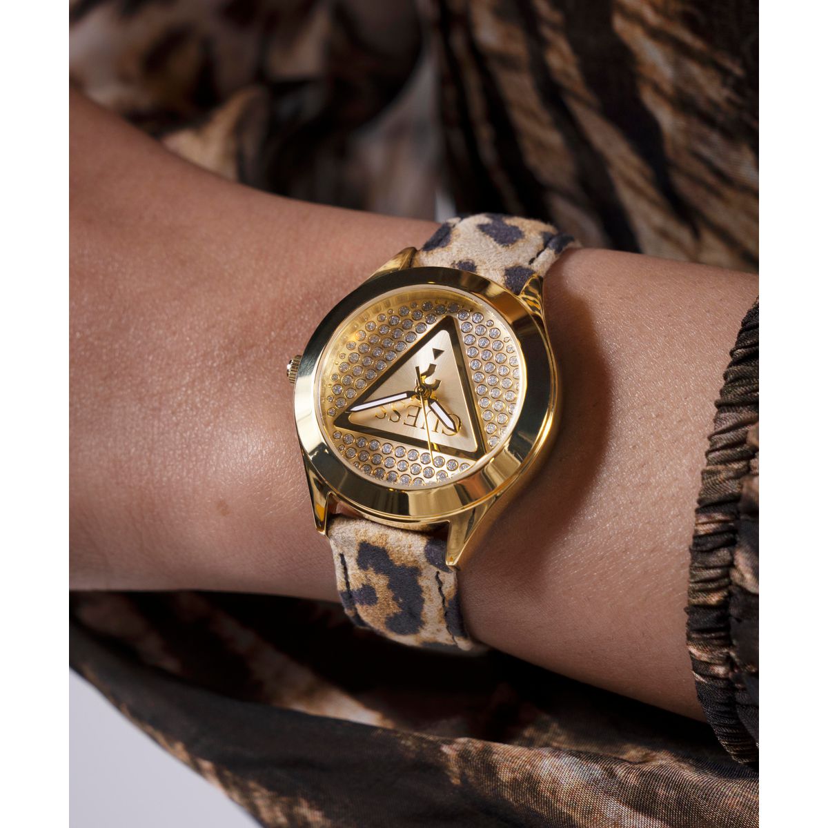 Reloj Guess Femenino GW0745L2