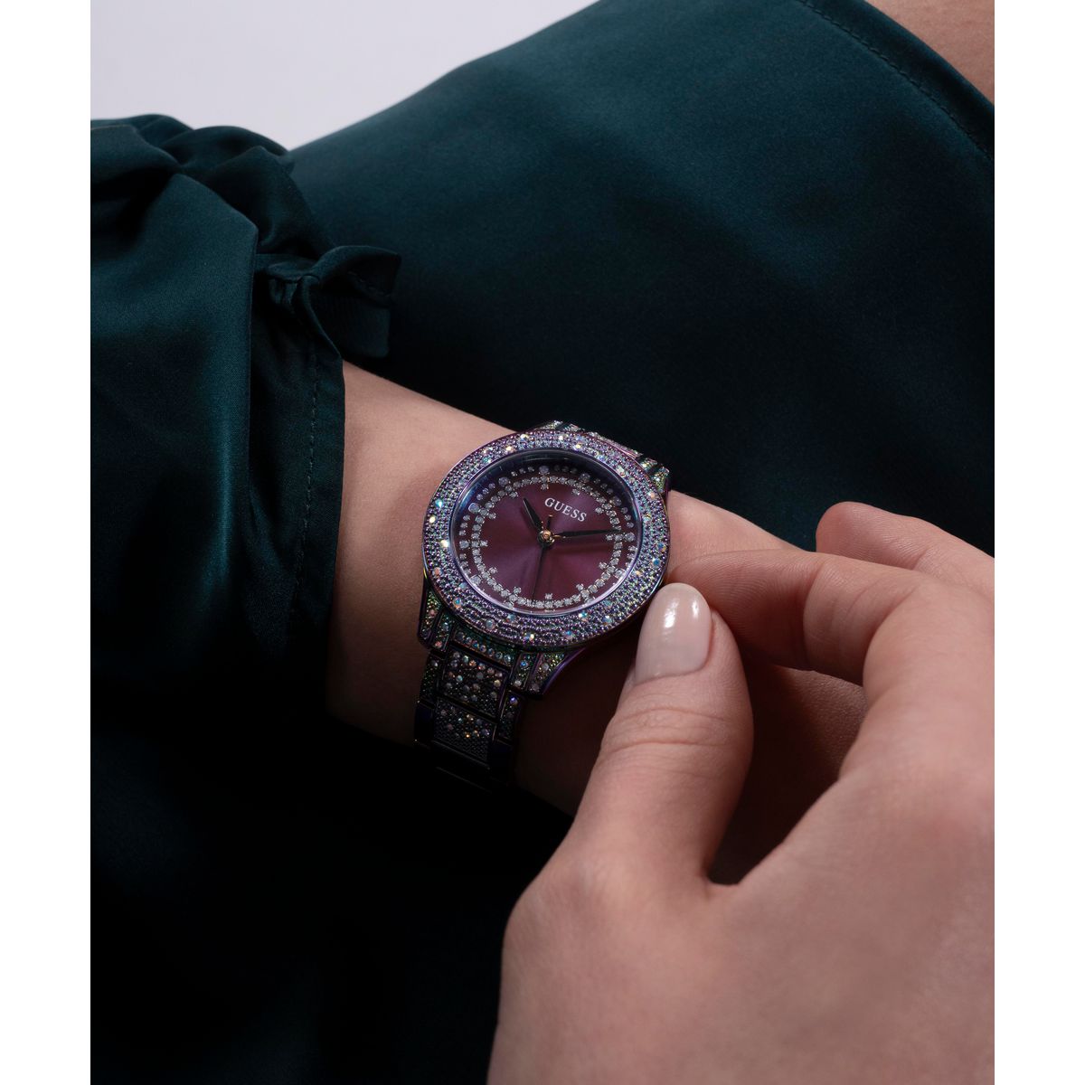 Reloj Guess Iridiscente Femenino GW0746L3