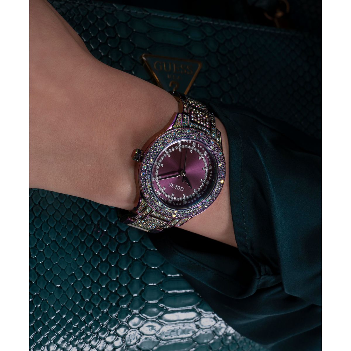 Reloj Guess Iridiscente Femenino GW0746L3