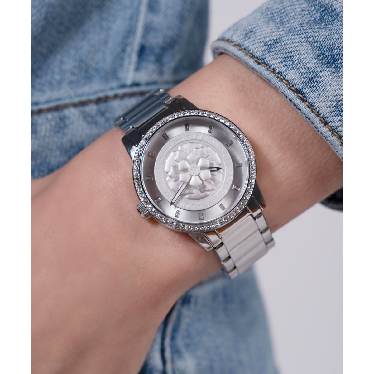 Reloj Guess Femenino GW0747L1