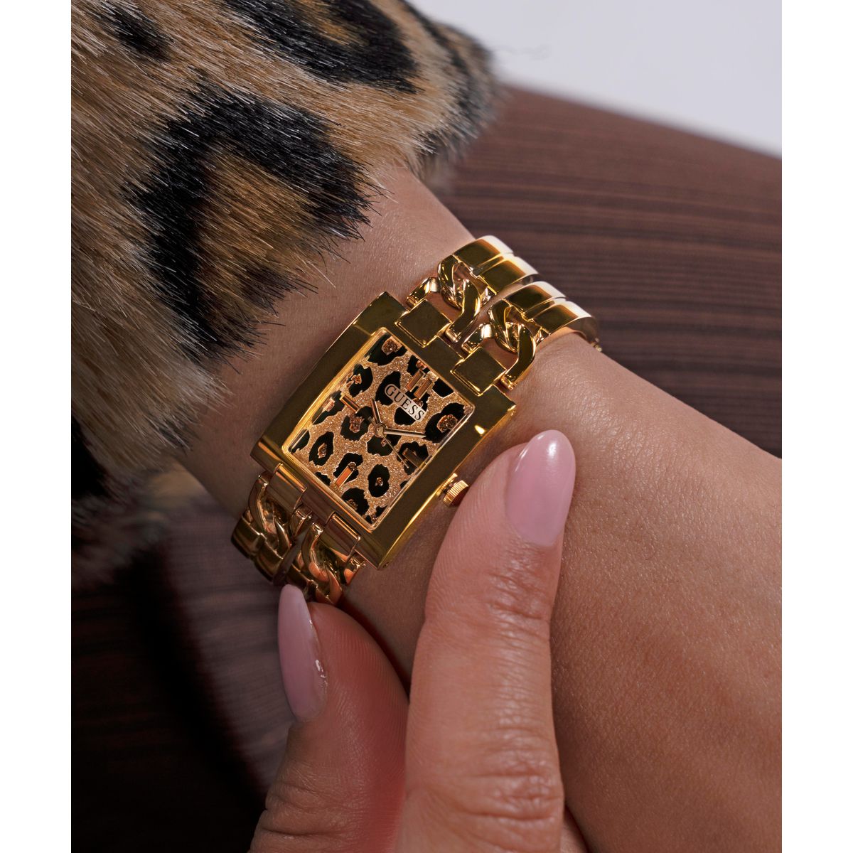 Reloj Guess Femenino GW0807L2