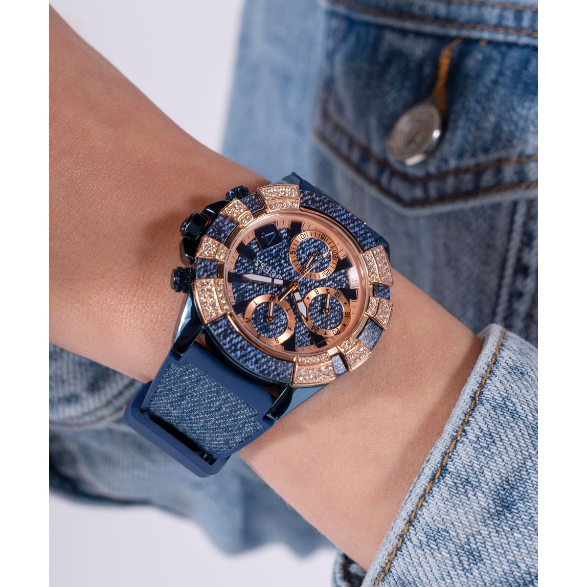 Reloj Guess Iconic 40th Femenino GW0813L1