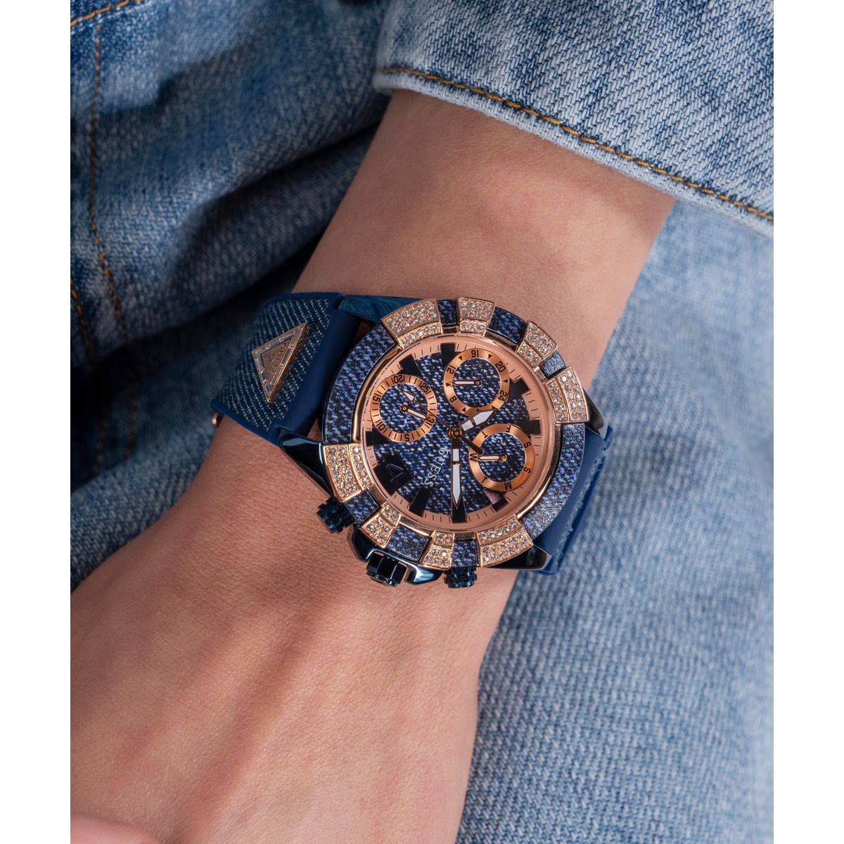 Reloj Guess Iconic 40th Femenino GW0813L1