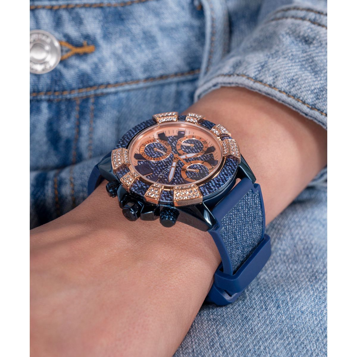 Reloj Guess Iconic 40th Femenino GW0813L1