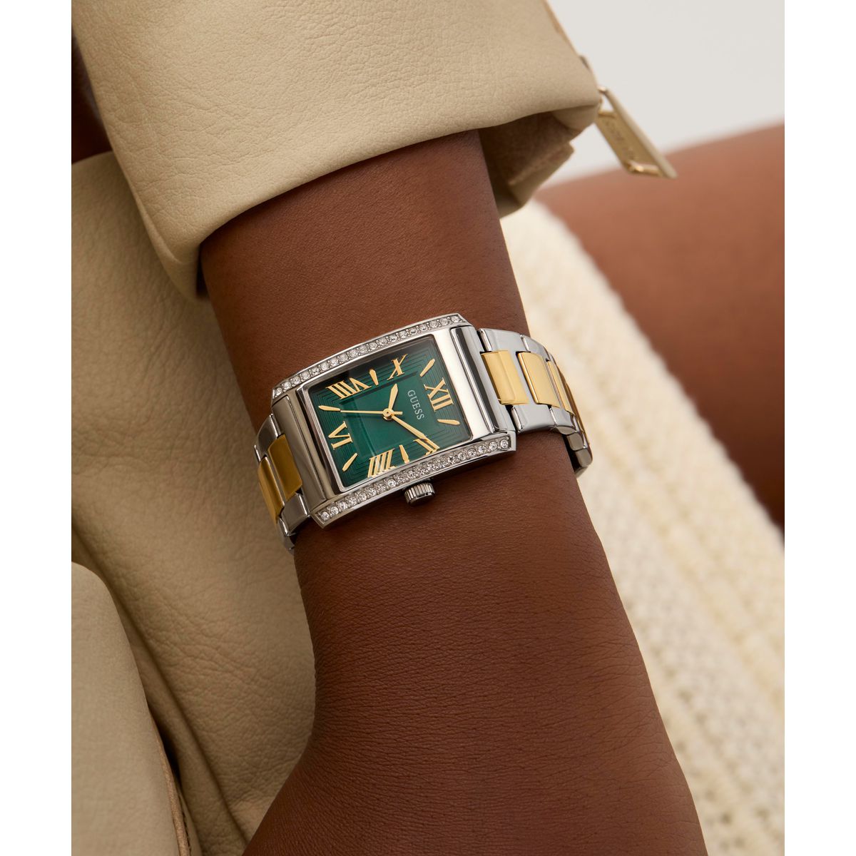 Reloj Guess Femenino GW0874L2