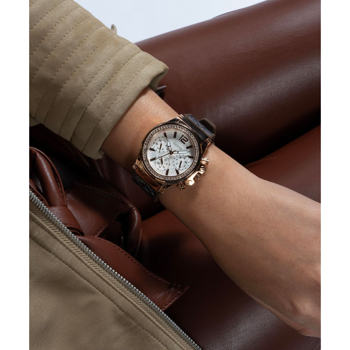 Relógio feminino Guess Charisma GW0621L5