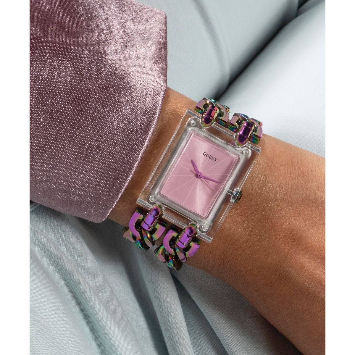 Reloj Guess Iridiscente Femenino GW0669L2