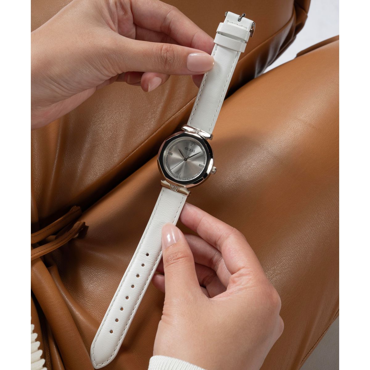 Reloj Guess Femenino GW0689L1
