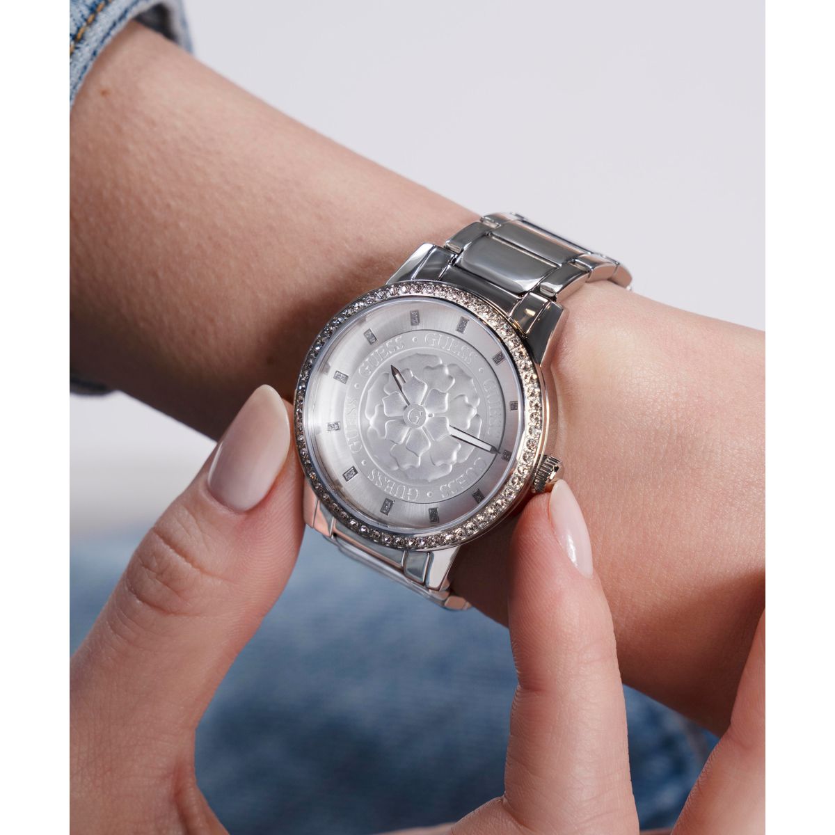 Reloj Guess Femenino GW0747L1