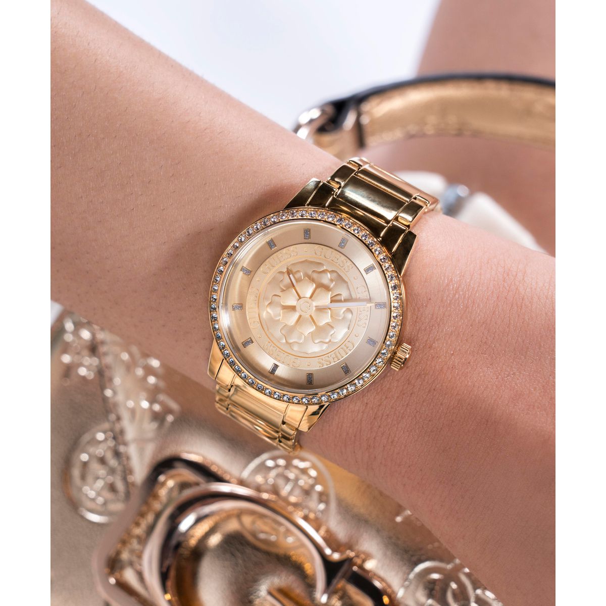 Reloj Guess Femenino GW0747L2
