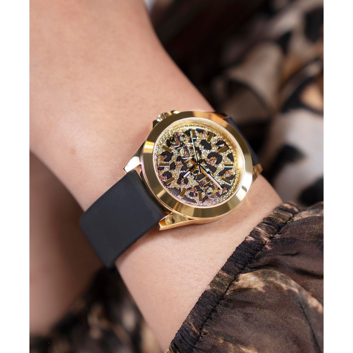 Reloj Guess Femenino GW0749L2
