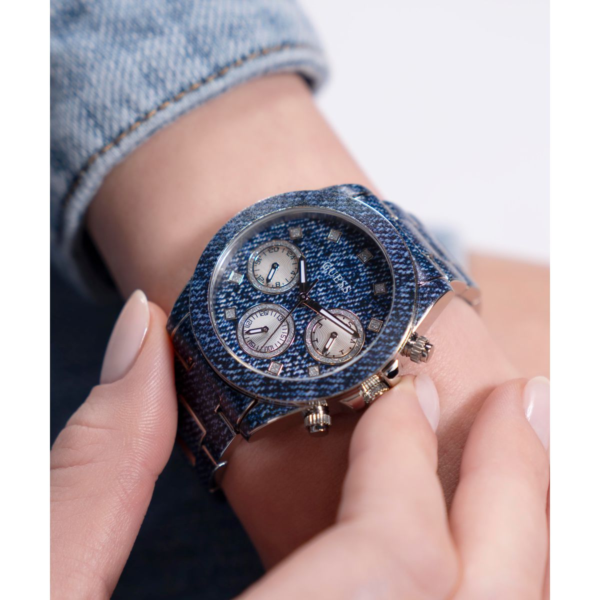Reloj Guess Femenino GW0750L1