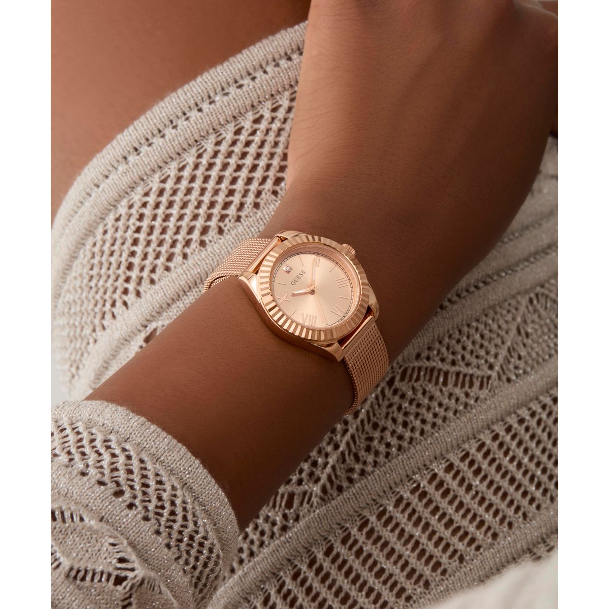 Relógio feminino Guess Mini Moon GW0842L3