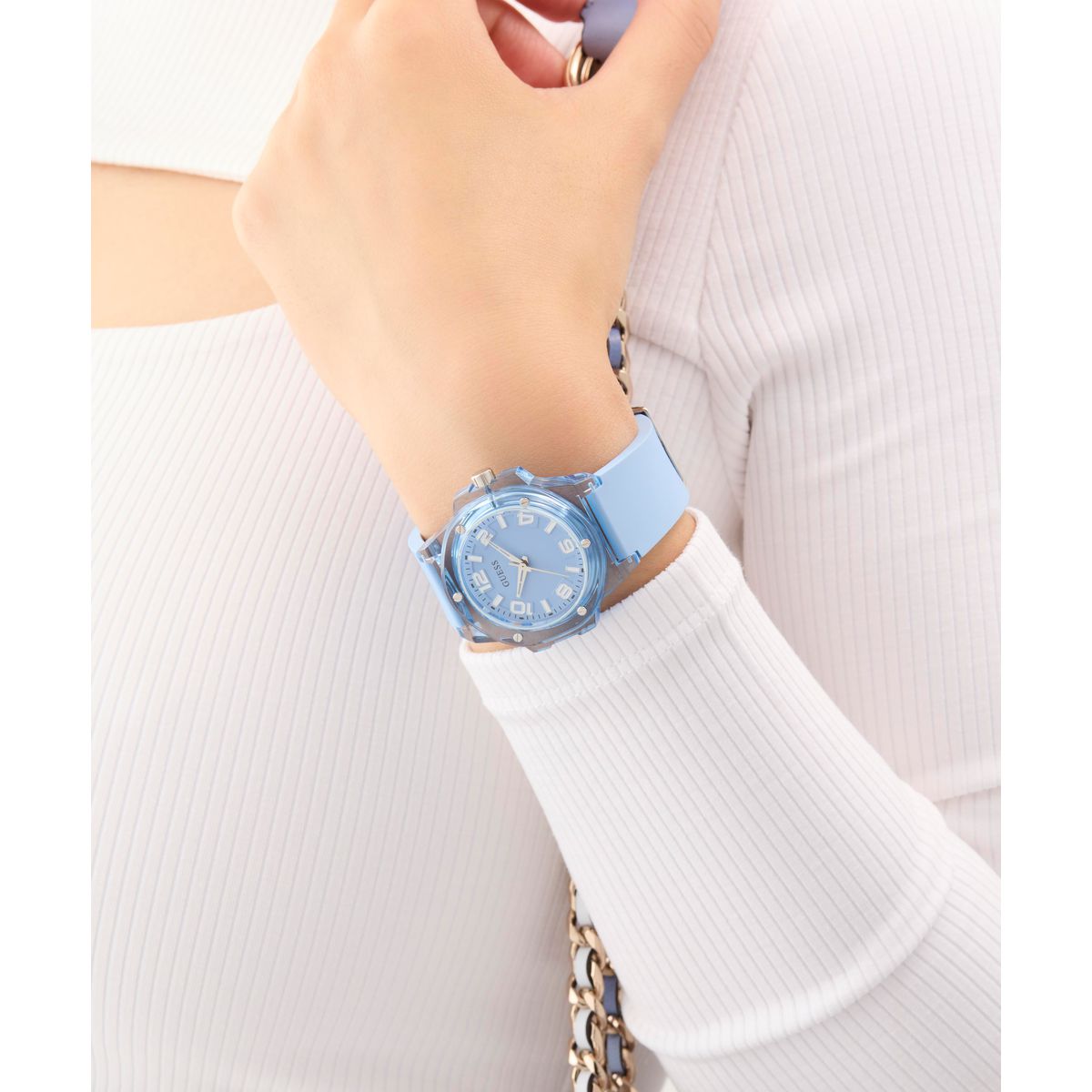 Reloj Guess Femenino GW0880L1